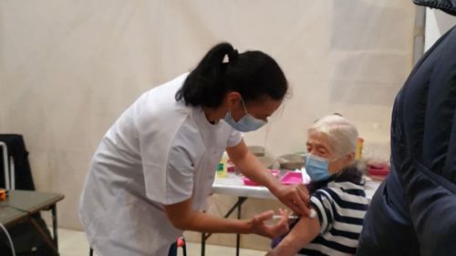 Visite du vaccinodrome au Zénith de Dijon